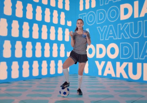 Yakult 40 light completa cinco anos de Brasil